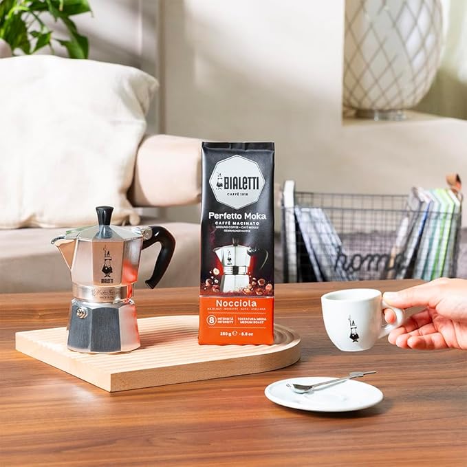 Bialetti - Perfetto Moka Nocciola: Gemahlener Kaffee mit mittlerer Röstung Haselnuss-Aroma 250g x 6 Beutel mit Aromaschutzventil