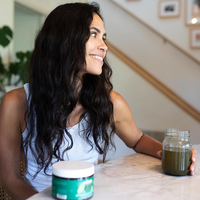 Solluna by Kimberly Snyder Greens Superfood Powder with Spirulina Cordyceps Chlorella Moringa Ashitaba Amalaki Monk Fruit — Vitamins &amp Minerals for Energy &amp Mood (30 Serv) Vegan &amp No