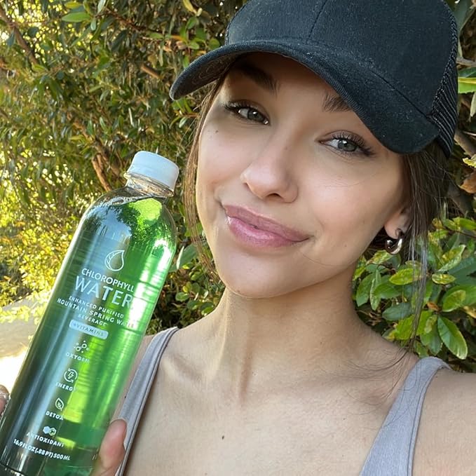 Chlorophyll Water (6-pack) Certified Clean Label Chlorophyll Liquid Drops in Purified Water Beauty Drink for Glowing Skin Anti-Aging &amp Natural Detox with Plant-Based Vitamins A B12 C D3 (16.