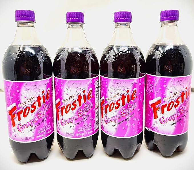 4 pack of Frostie Soda Pop Soft Drink 32oz Plastic Bottles (32oz Grape)